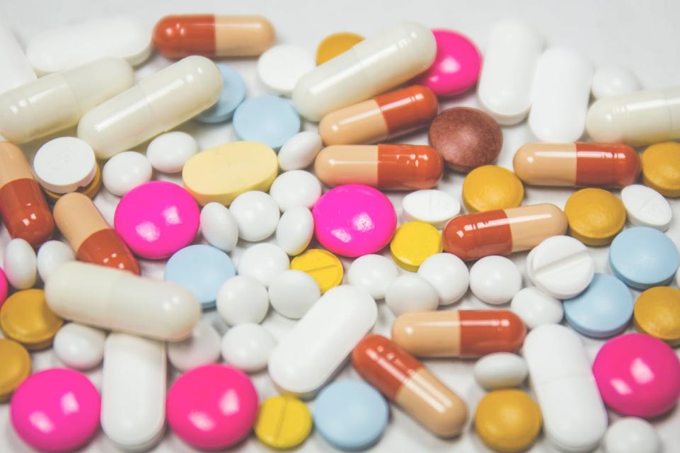 Депутаты обяжут аптеки сообщать покупателям о дешевых аналогах лекарств