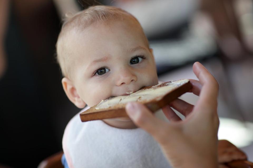Чек-лист от Роспотребнадзора “Каким хлебом можно кормить детей”