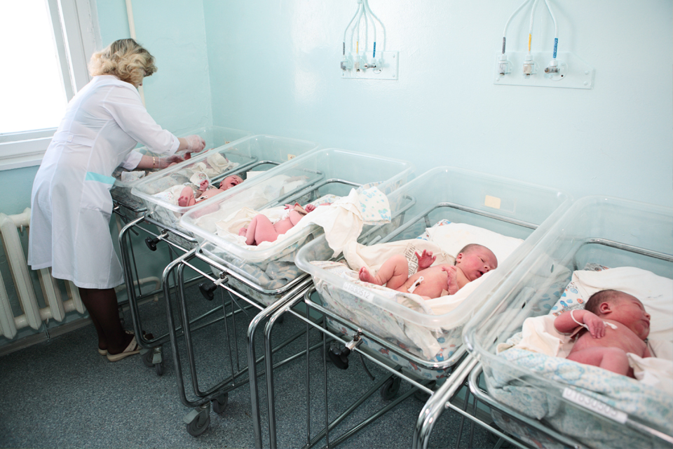 В России утвердили новые критерии рождения ребёнка