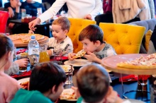 Детская среда: семейный ресторан "Пицца-Фабрика"